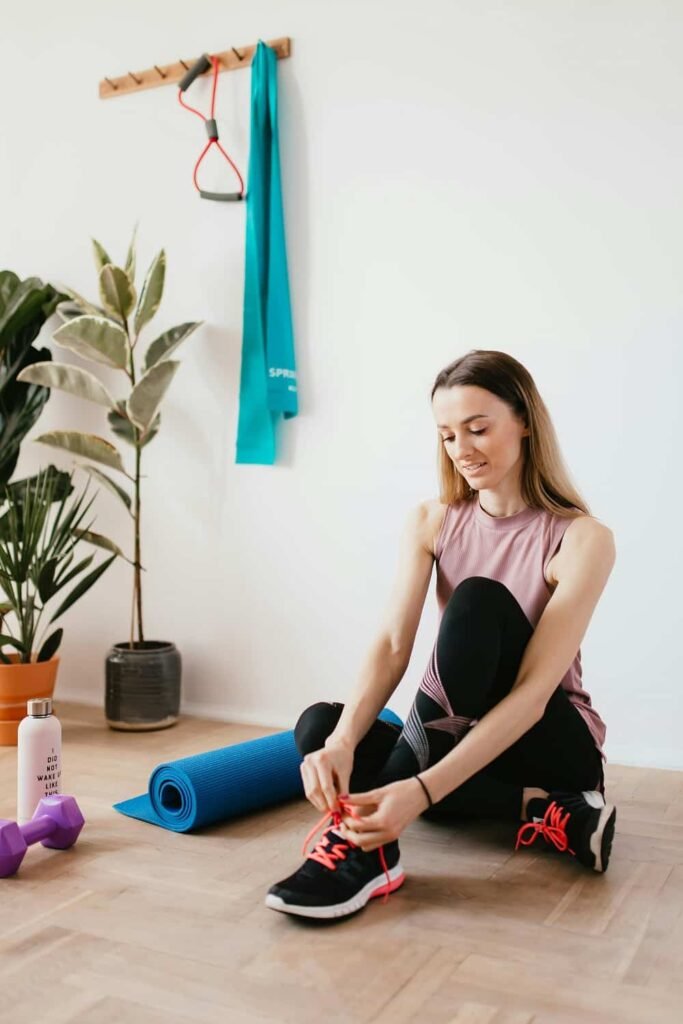 fitness woman drinking water